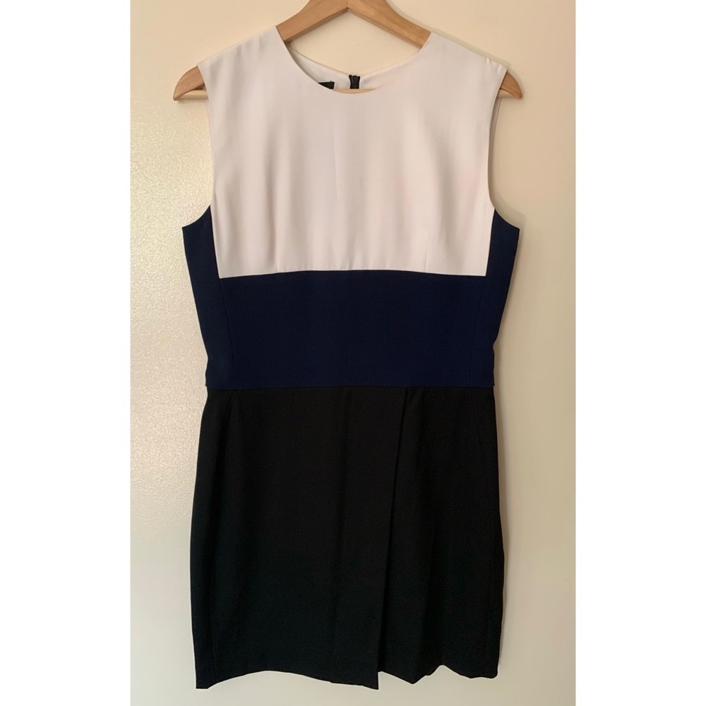 Narciso Rodriguez • 44 • Silk / Wool Blend Sleeveless Dress